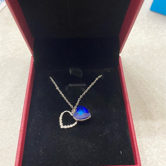 Gold Chain with heart shaped Sapphire stone and heart shaped diamond as a flame - Picture 2 of 2